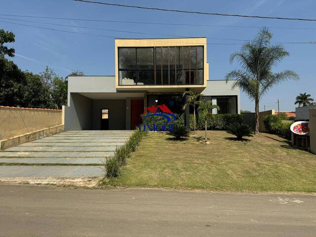 Casa em condomínio para Venda em Porangaba - 1