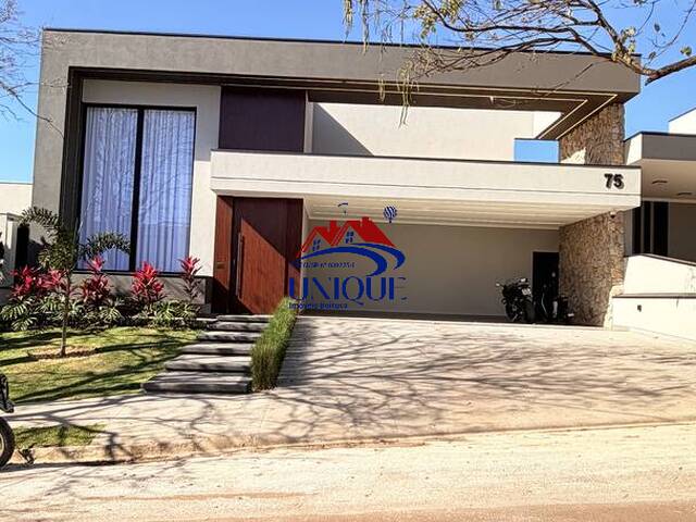 Venda em Condomínio Portal das Estrelas - Boituva